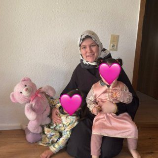 Melissa with her children